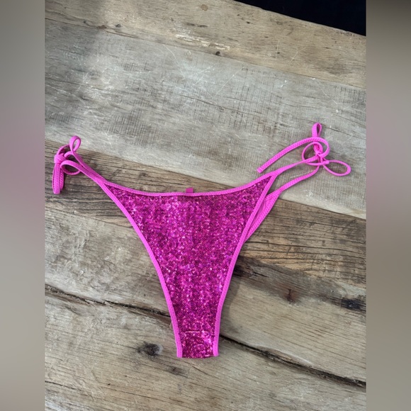 🪩NWT SOLD OUT SKIMS Bikini Bar Tie Bikini Bottom~Medium~Flamingo 🦩 - Picture 8 of 10